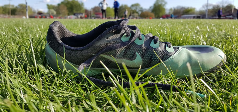 Best Shoes for Running on Grass
