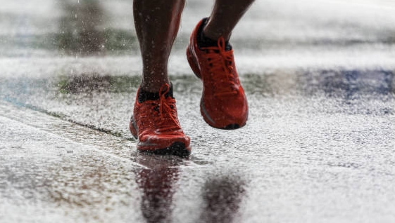 Benefits of Waterproof Running Shoes